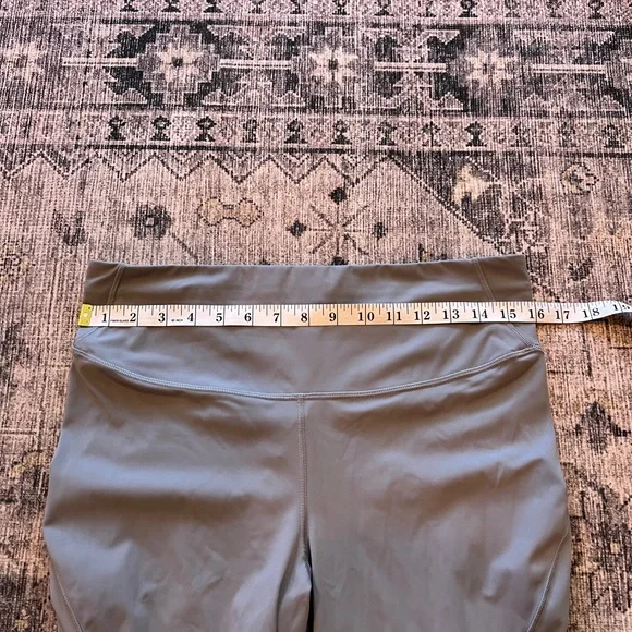 Lululemon women’s base pace high rise tight size 12 - Picture 8 of 10